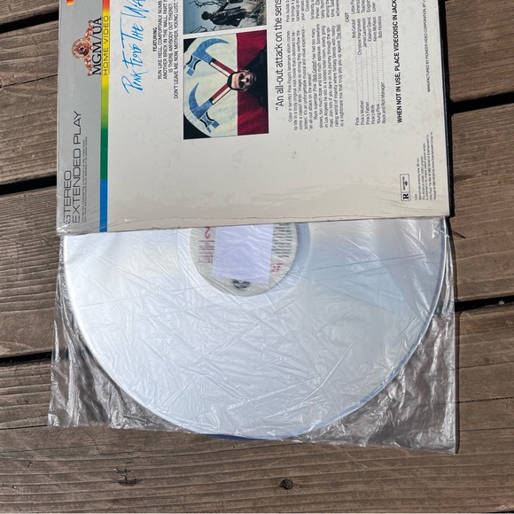 "Pink Floyd: The Wall" Extended Play Laserdisc LD 1982 Music Laser Videodisc - Picture 4 of 7